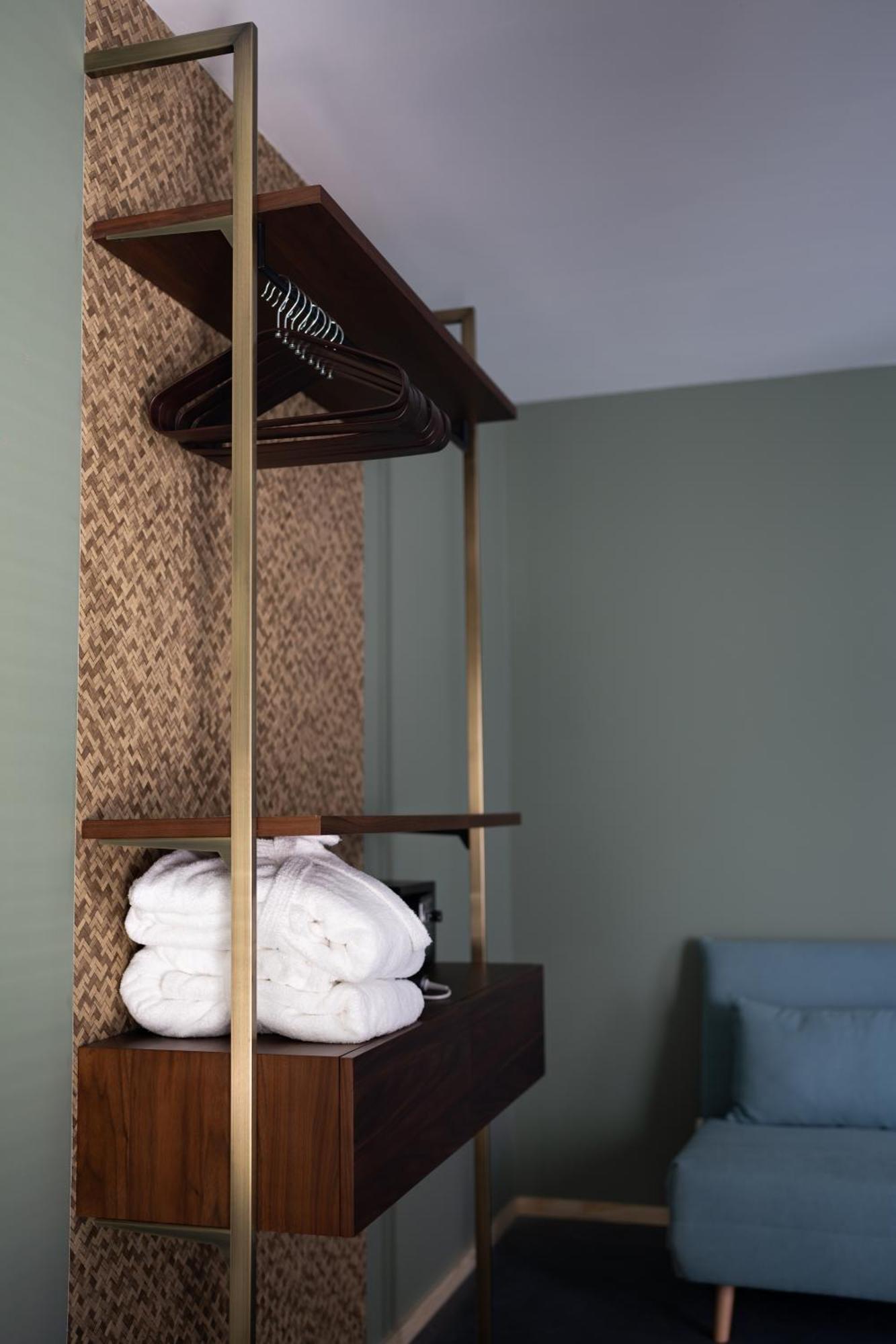 L'Olivier Hotel Монс Екстериор снимка