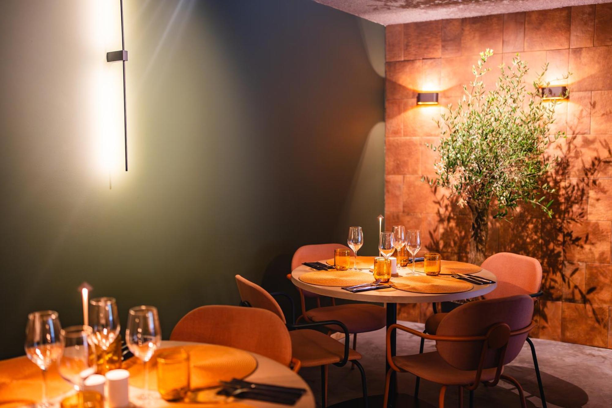 L'Olivier Hotel Монс Екстериор снимка