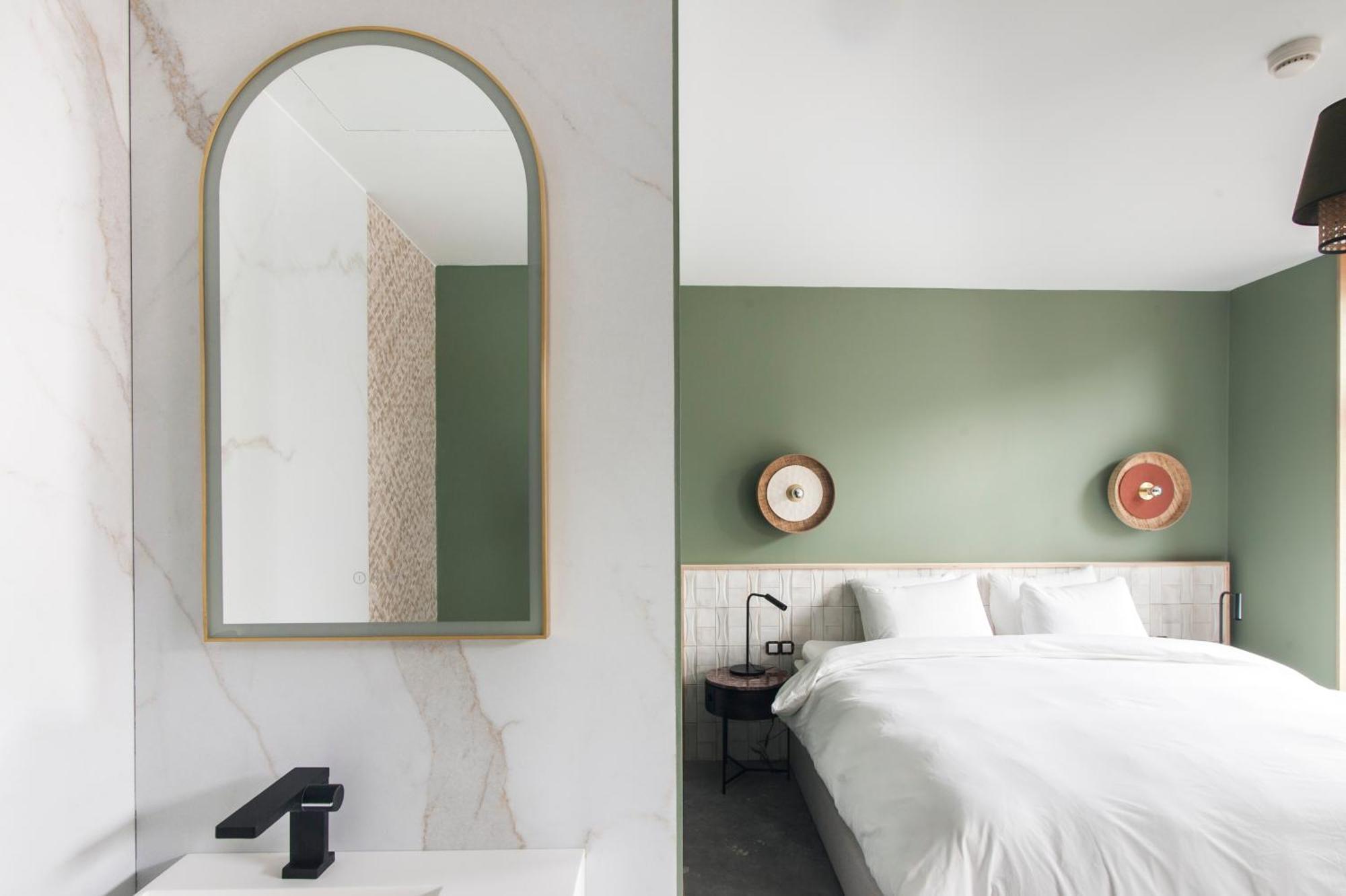 L'Olivier Hotel Монс Екстериор снимка